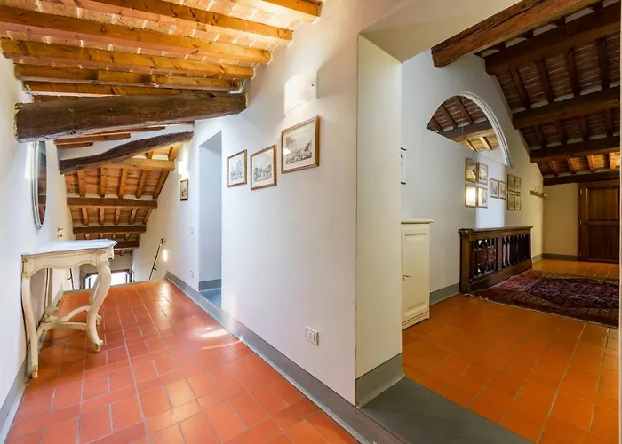 Nella Torre Del Poschi Penthouse With Roof Terrace 比萨