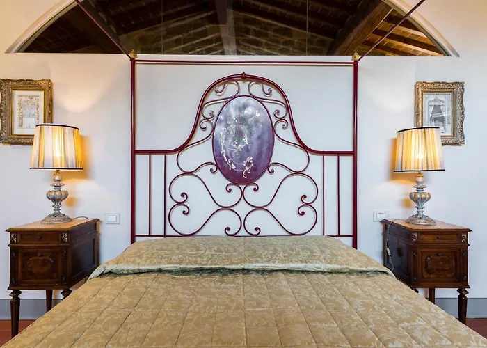 Nella Torre Del Poschi Penthouse With Roof Terrace 比萨